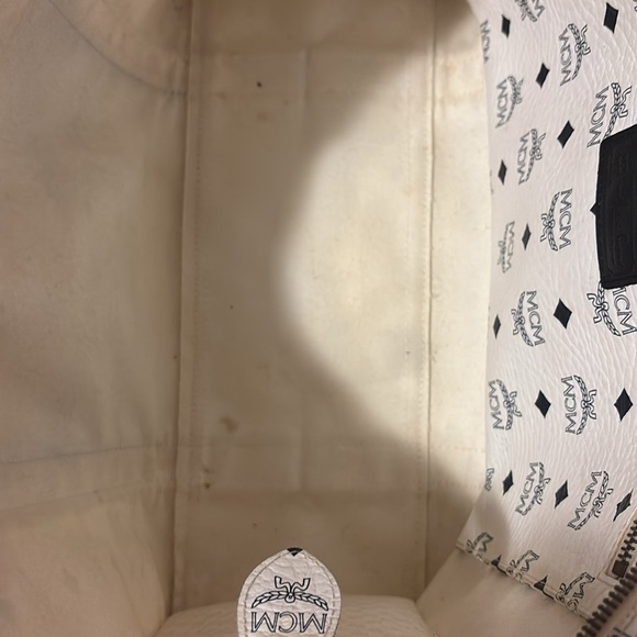 MCM White Monogram Tote Bag with Iconic Design - Picture 11 of 12